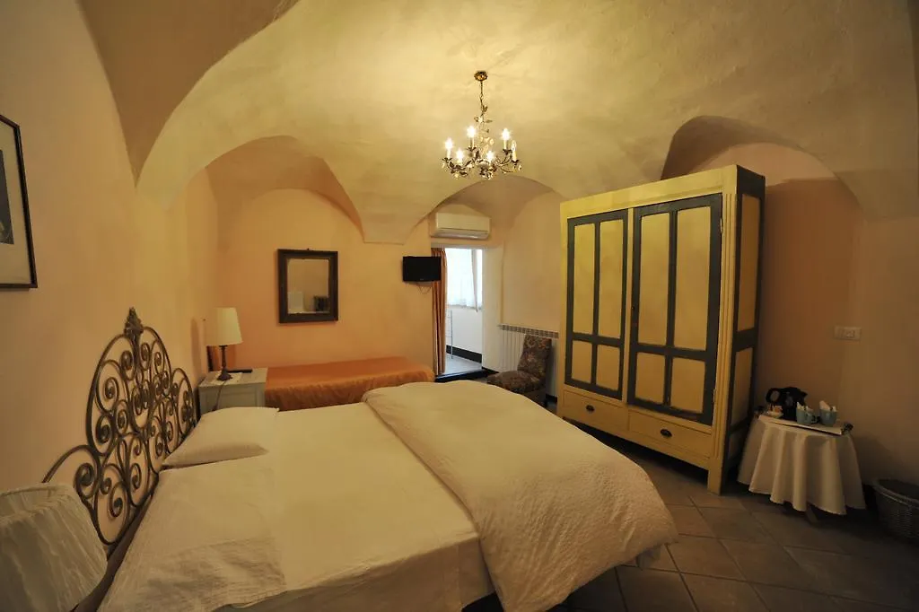 Erasmo Rooms & Breakfast-1