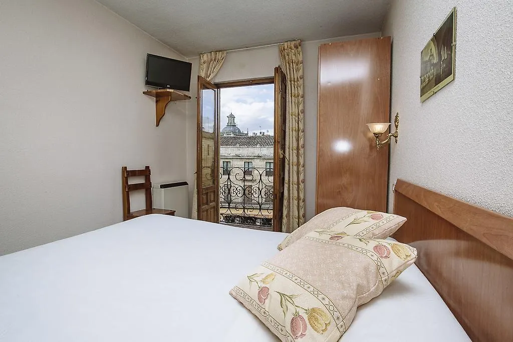 Hostal Plaza-1