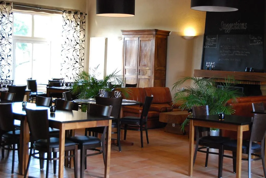 Hotel Golf De Saint Junien-1