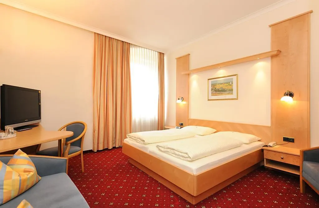 Hotel Goldener Brunnen-1