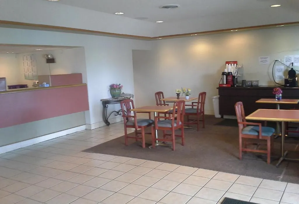 Howard Johnson Tulsa-1