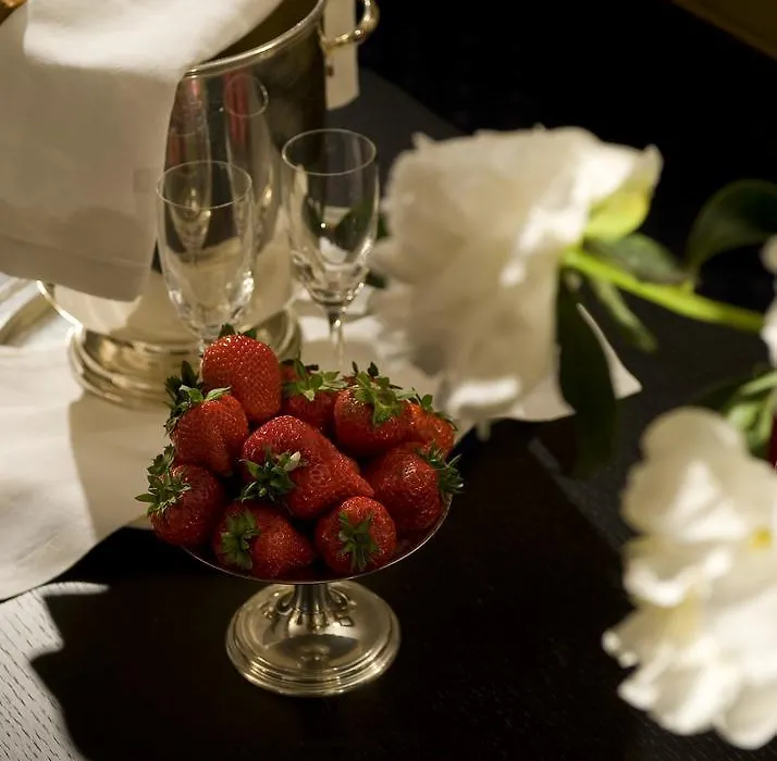 Yh Jacuzzi Suite-1