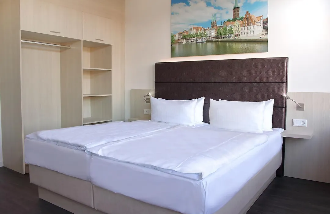 Viva Hotel Luebeck-1