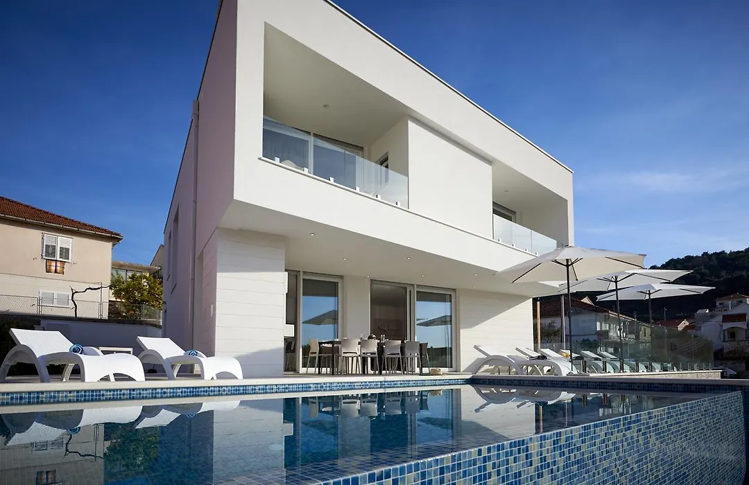 Villa Trogir-1