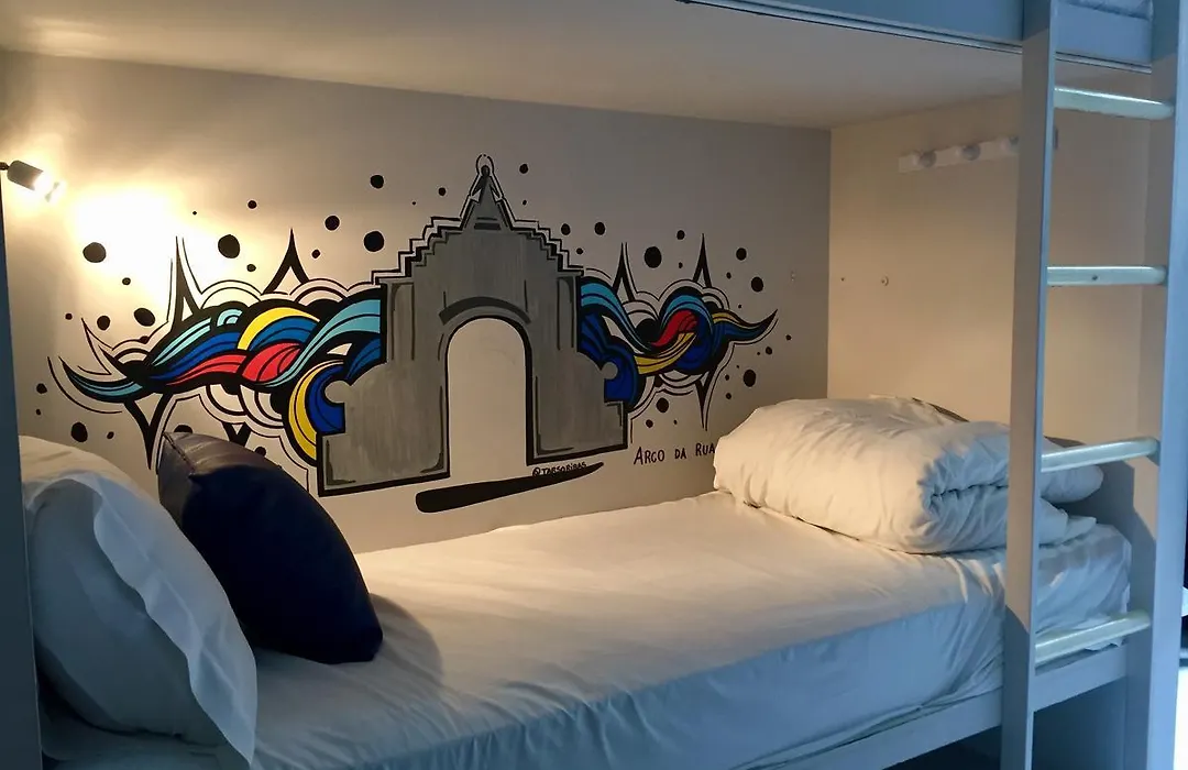 Golden Tram 242 Suites & Hostel-1