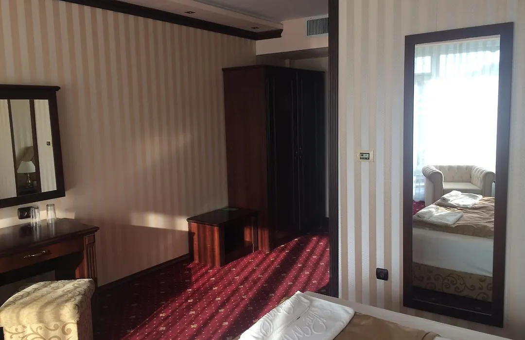 The Mill Hotel / Melnicata-1