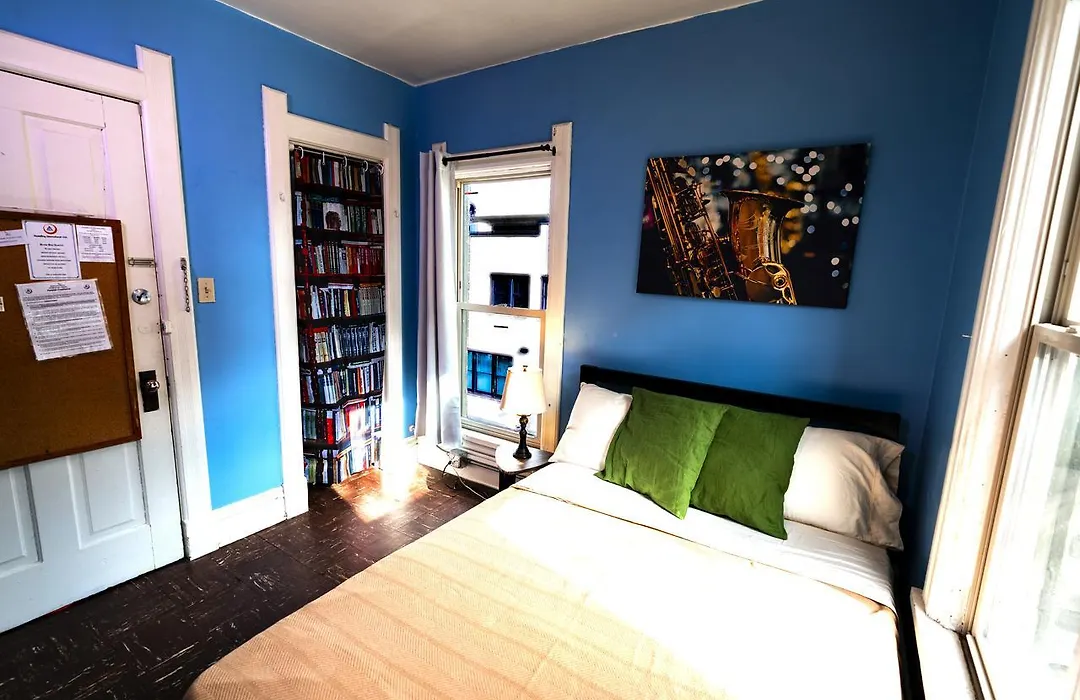 Hi - Madison Hostel-1