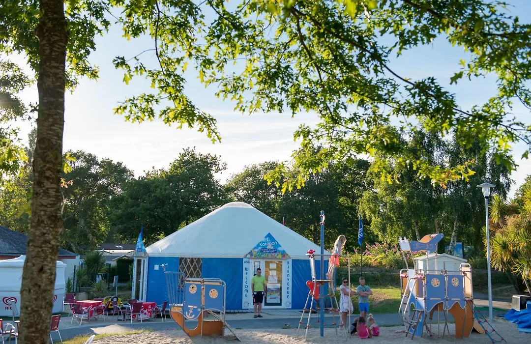 Camping Officiel Siblu Domaine de Kerlann-1