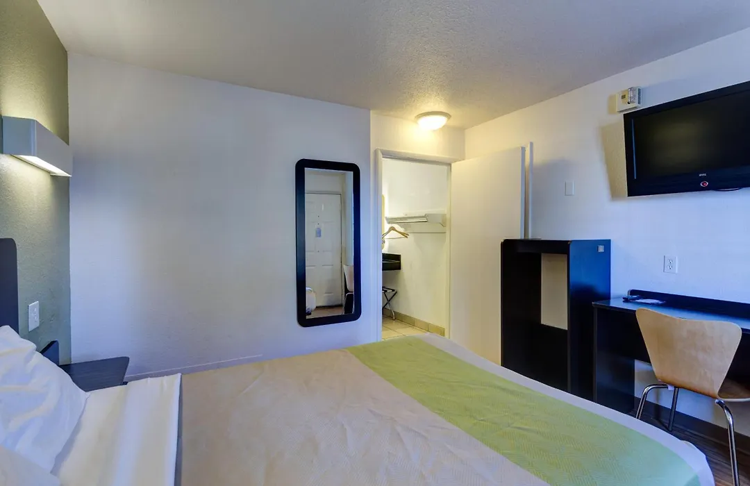 Americas Best Value Inn Bowling Green-1