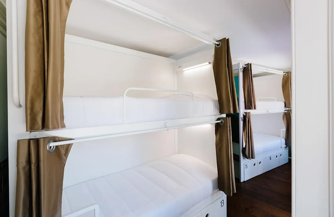 Lisbon South Hostel-1