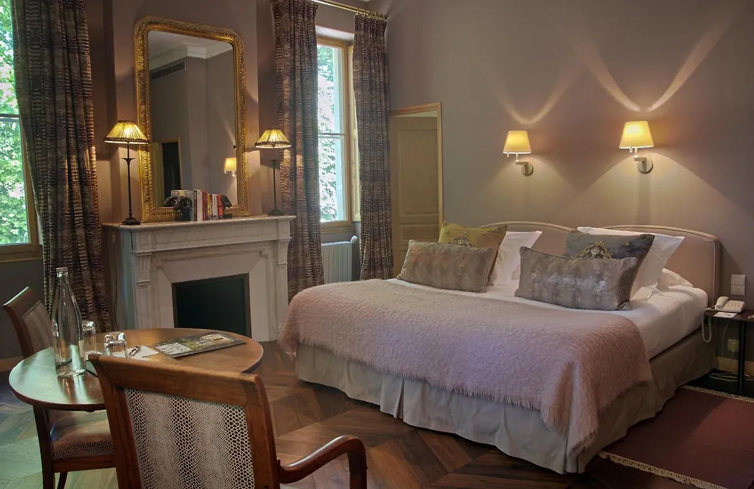 Hotel Chateau Des Alpilles-1