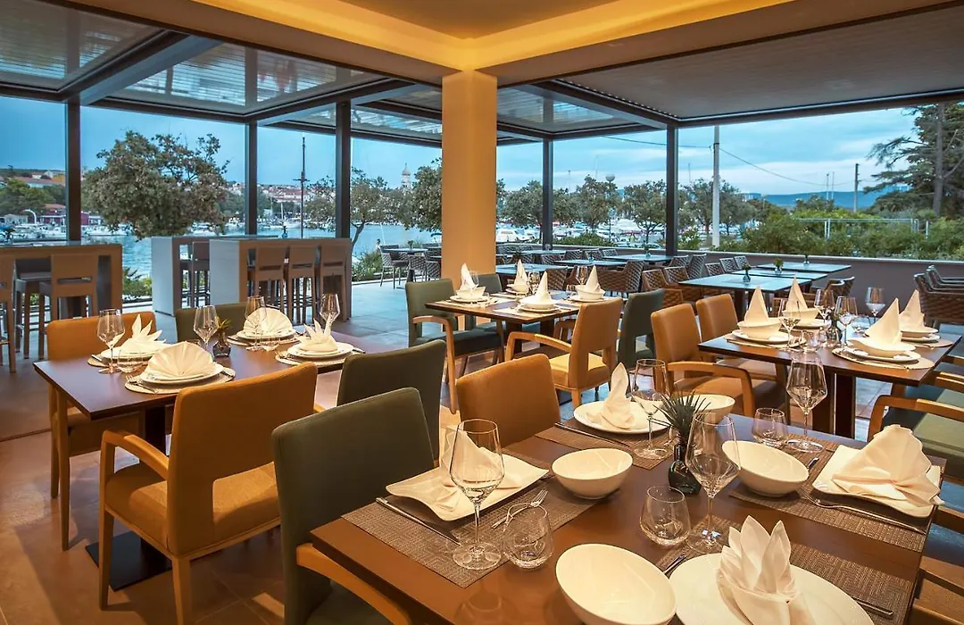 Hotel Maritime-1