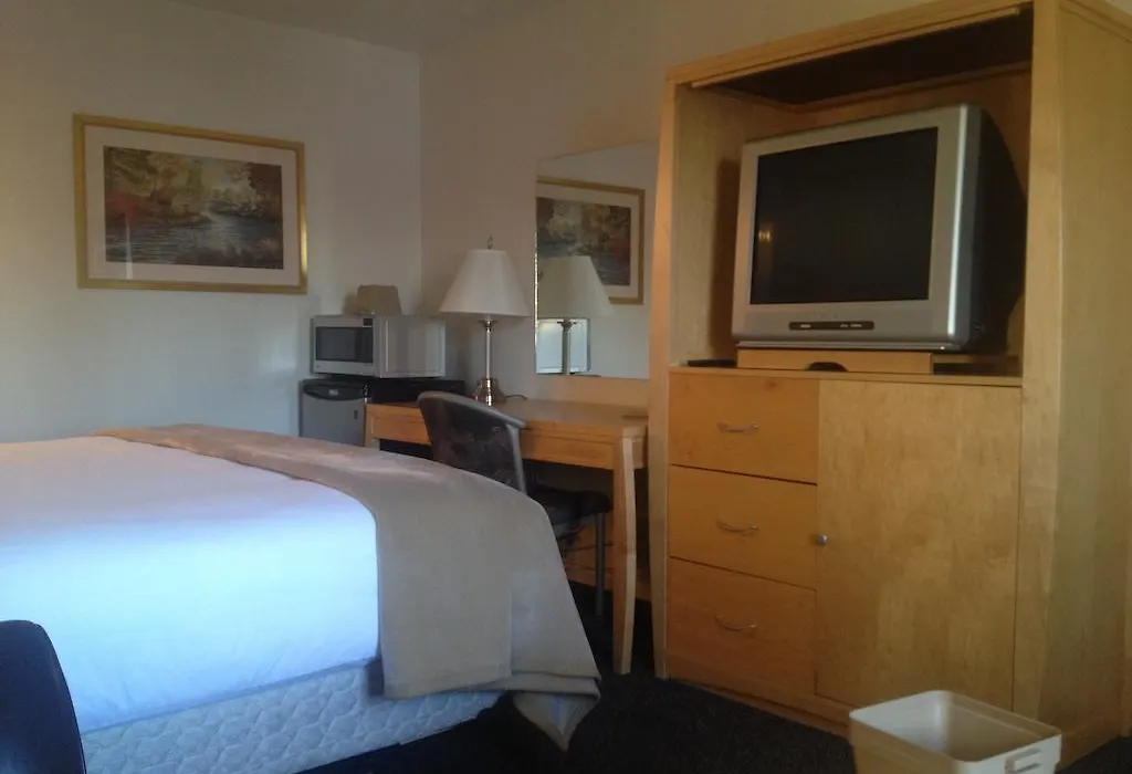 Eastglen Inn-1