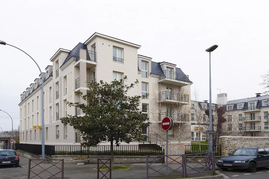 Appart'City Poissy-1