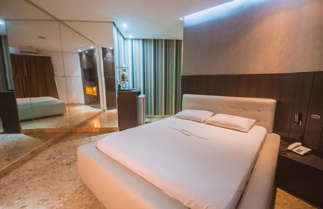 Motel Decameron (Adults Only)-1
