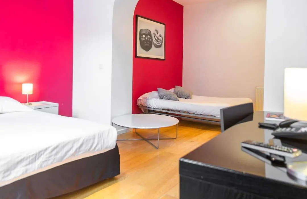 Theater Hotel-1