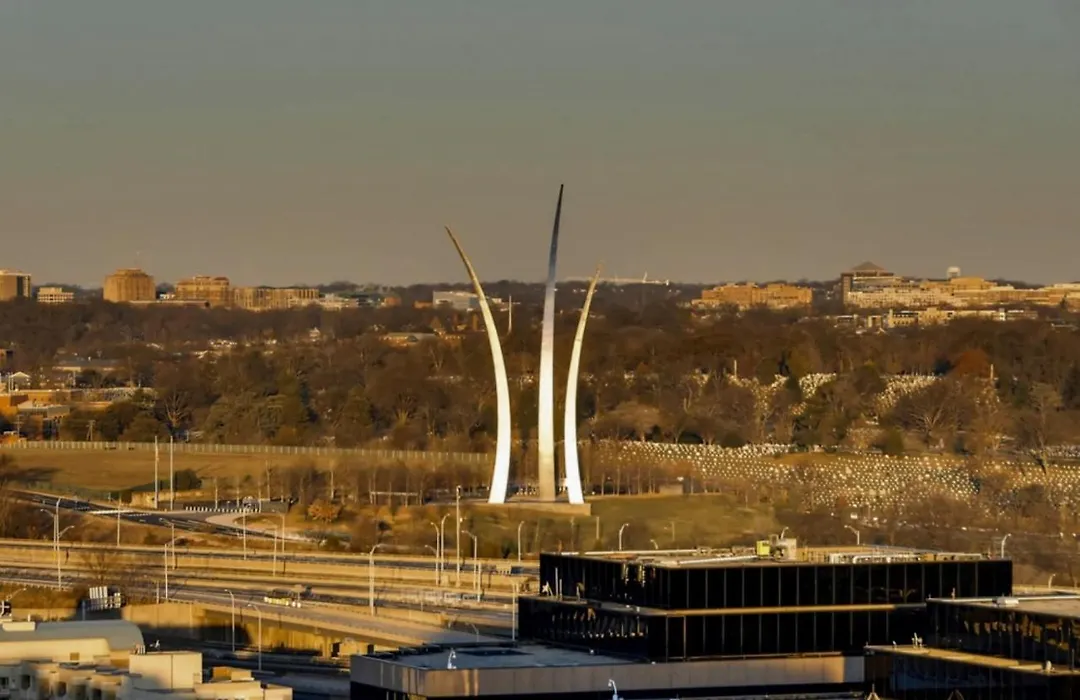 Global Luxury Suites Near Pentagon City-1