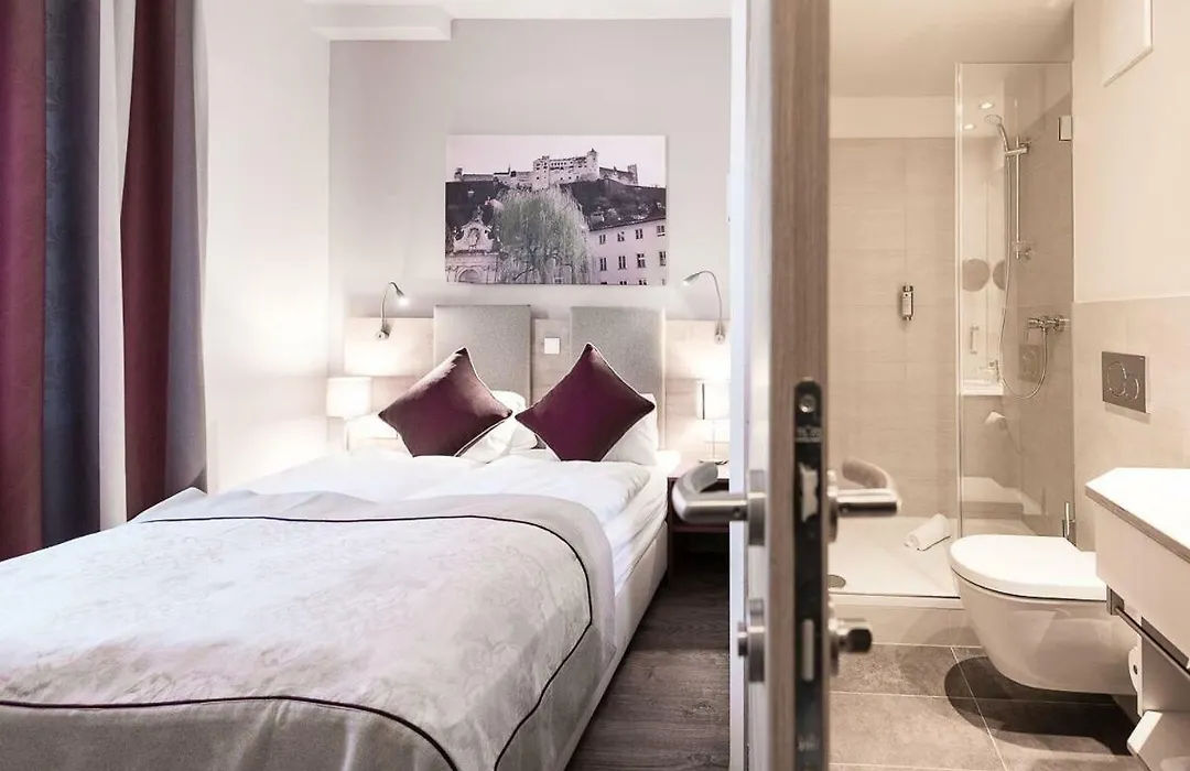 Hotel Junior By Max 70-1