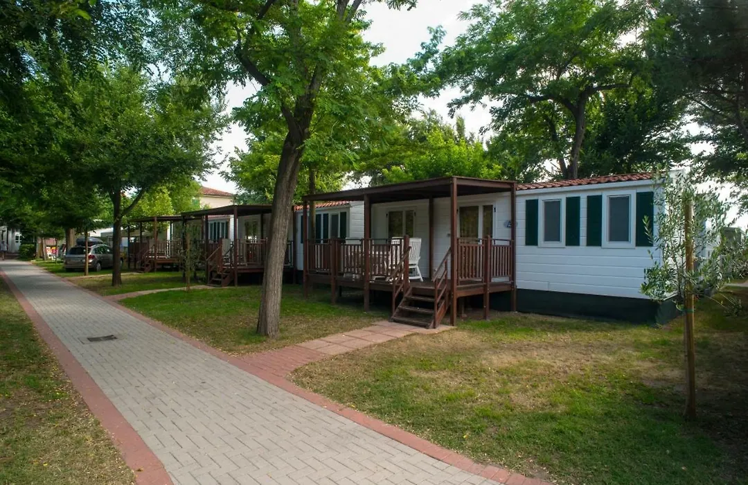 Villa Al Mare Camping - 4 Stelle-1