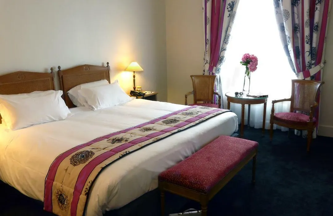 Royal Hotel Paris Champs Elysees-1