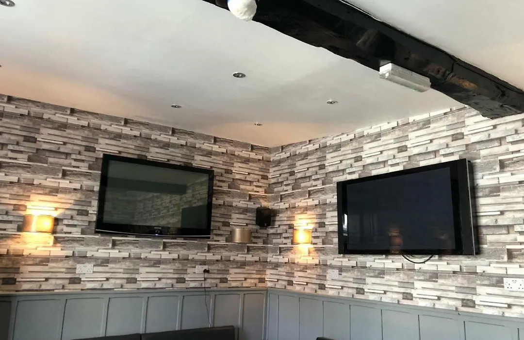 The Old Black Horse Inn-1