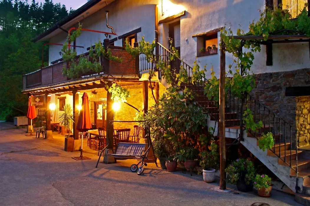 Agroturismo Sidreria Txindurri Iturri-1
