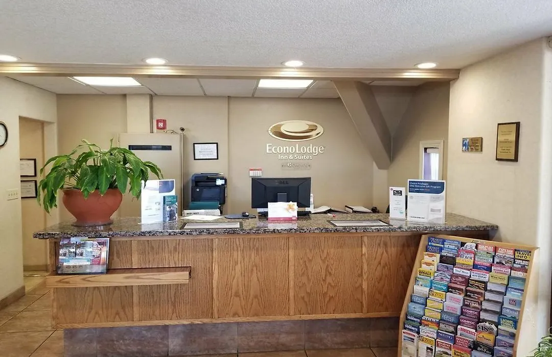 Econo Lodge Inn & Suites-1