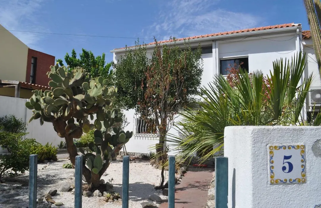 F! Lisbon Guest House-1