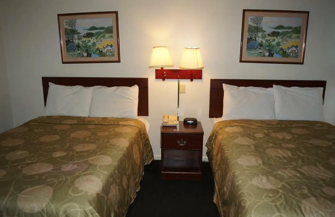 Country Squire Inn And Suites-1