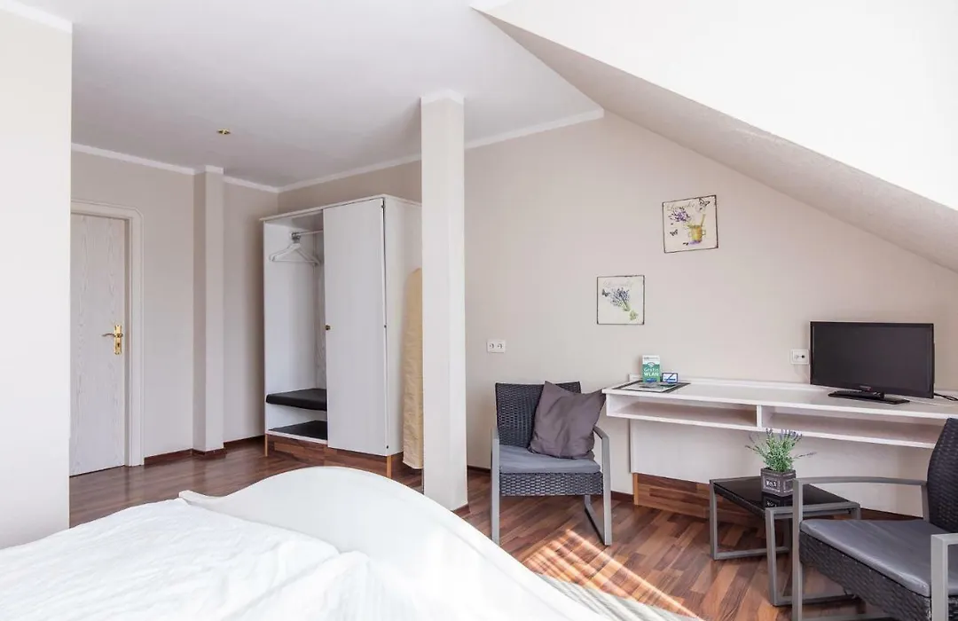 Sali - Hotel zum Dorfbrunnen - Bornheim bei Köln Bonn-1