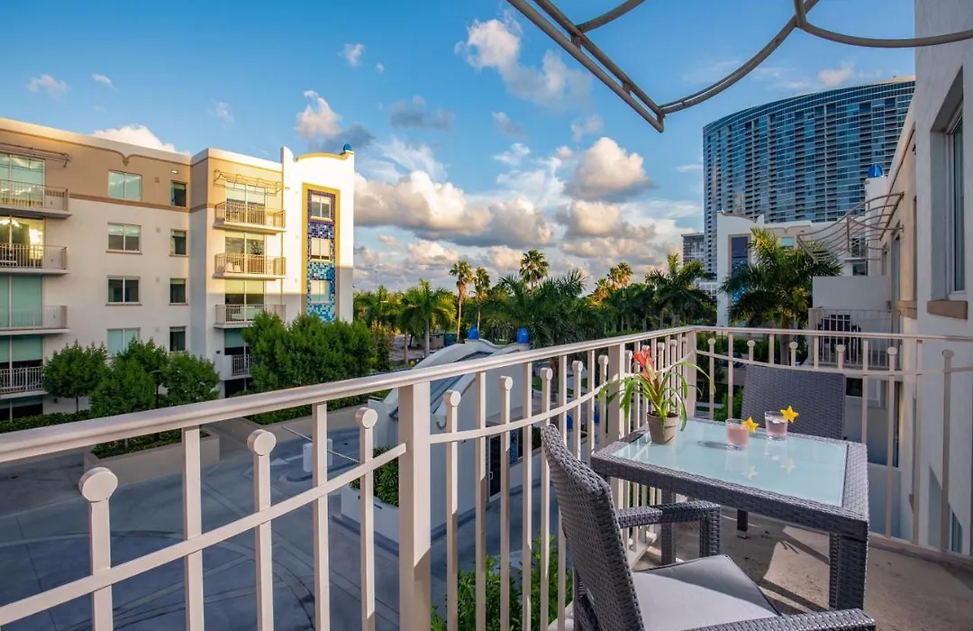 Mare Azur Design District Luxury Apartments-1