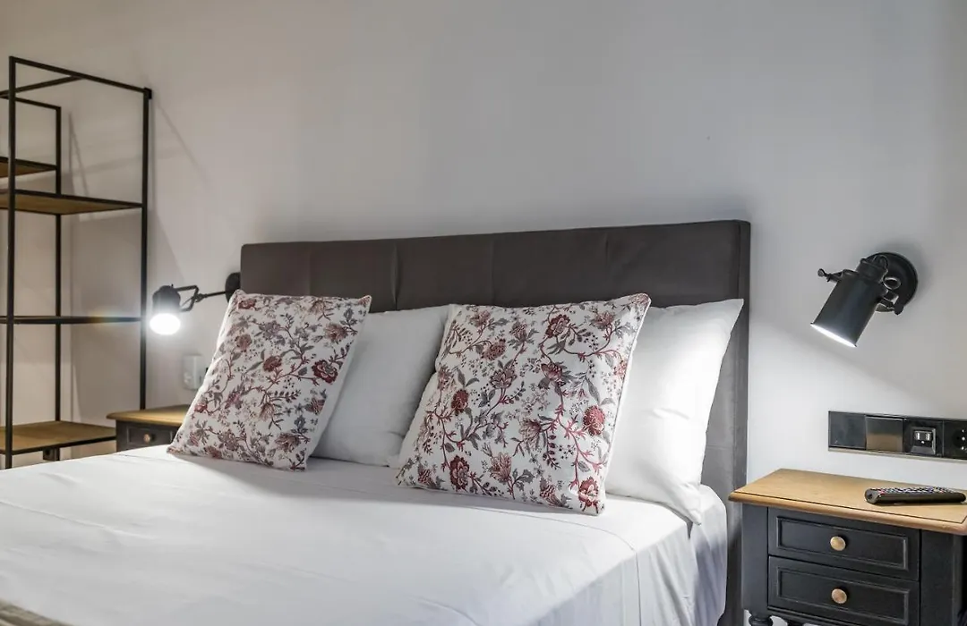 Goerlich By Alma Suites-1