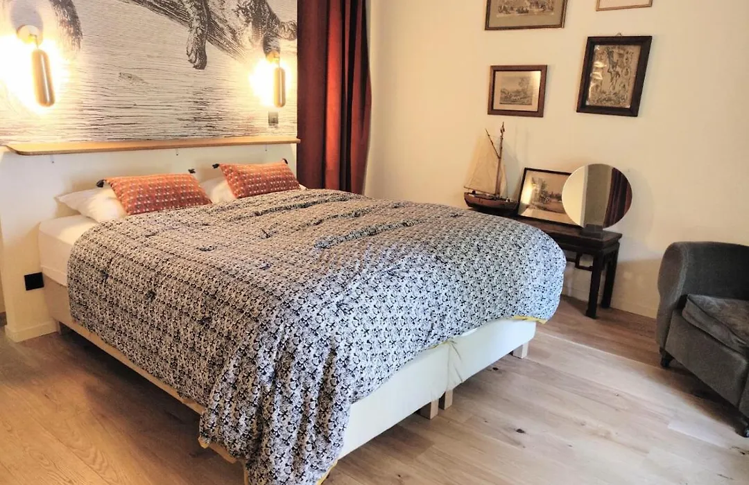 Lyon Country House-1
