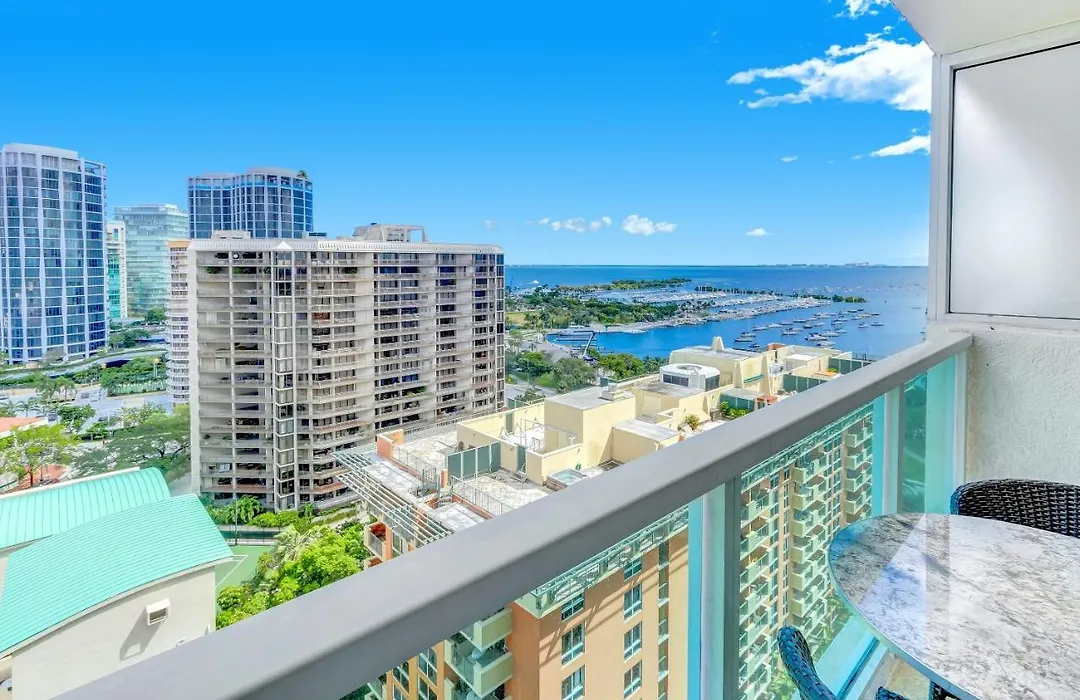 Icoconutgrove - Luxurious Vacation Rentals In Coconut Grove-1