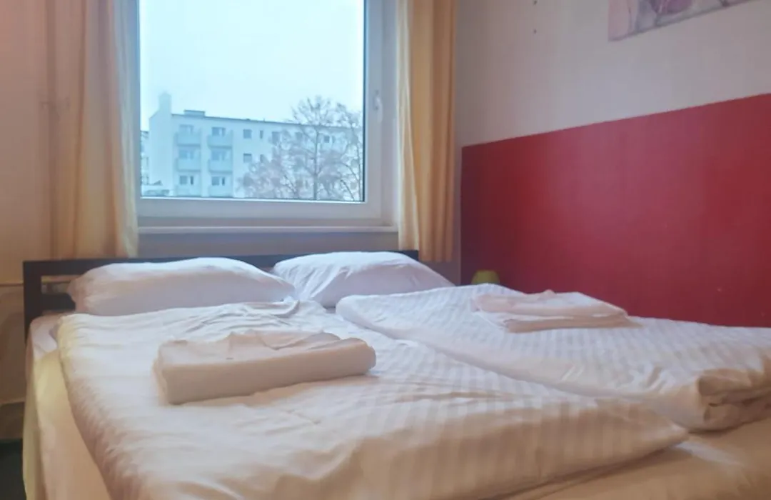 Thomas Rooms-1