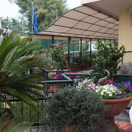 Hotel Villa Serena-3