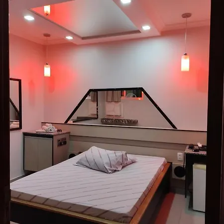 Motel Paradise (Adults Only)-3