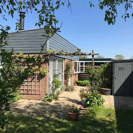 Bungalow 221-3