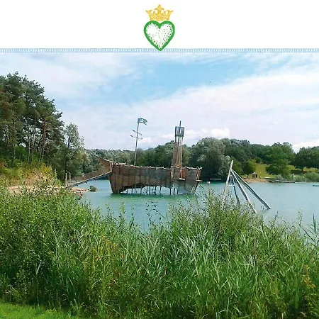 Domizil Salem "Large" 105 Qm, Direkt Am Naturschutzgebiet Und Schloss Salem, 2 X Schlafzimmer & 2 X Dusche & 30 Qm Terrasse & Privater Garten 300 Qm, Allergiker Geeignet-2