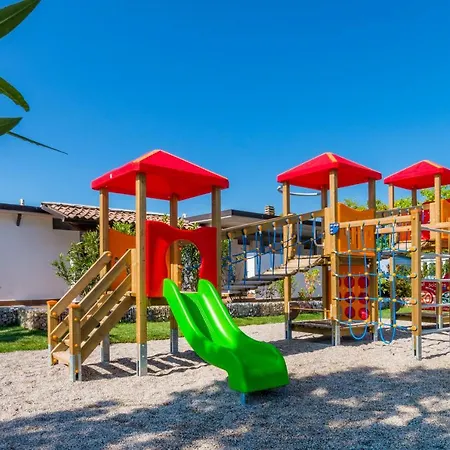 Del Garda Village And Camping-3