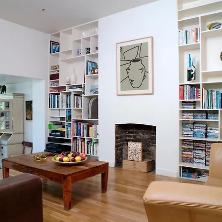 Stunning 5 Bed House With Private Garden-2
