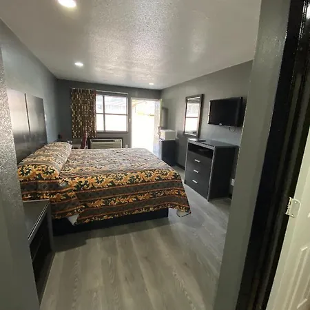Town House Motel-2