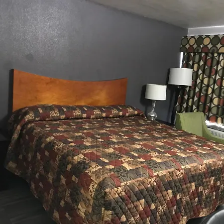 Budget Inn & Suites-3