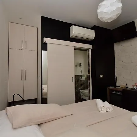 Marmontova Luxury Rooms-3