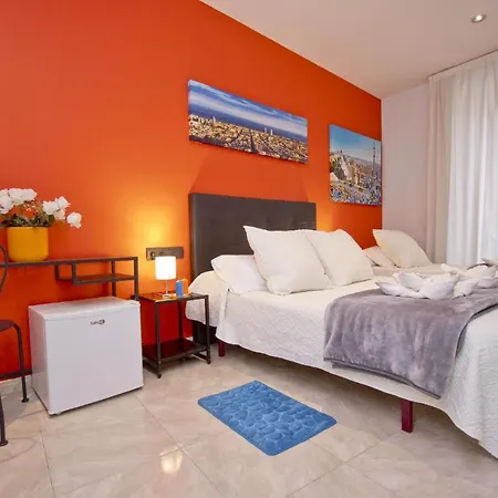 Barcelona City Centre Hostal-3