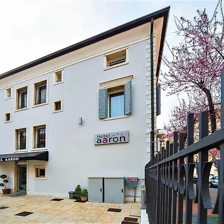 Hotel Aaron-2