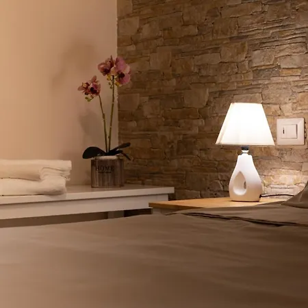 Tizzy Apartment&Rooms-3