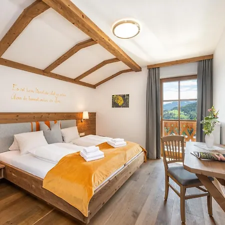 Alpine-Lodge-2