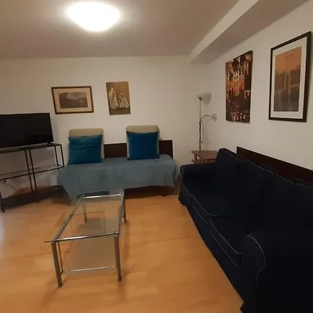 Apartamentos Auhabitat Zaragoza, edificio de apartamentos turísticos con facilidad de parking-2