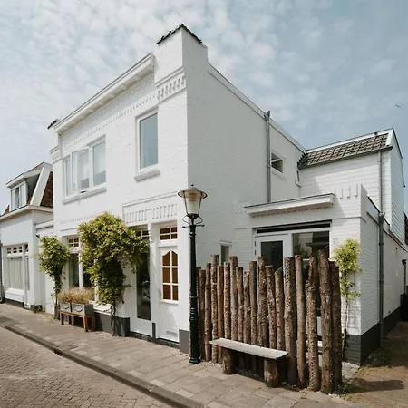 Tiny Beach House Zandvoort-3